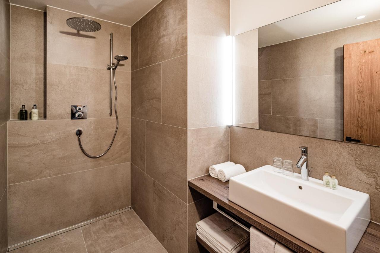 Deluxe Suite,1038556426:JPEG